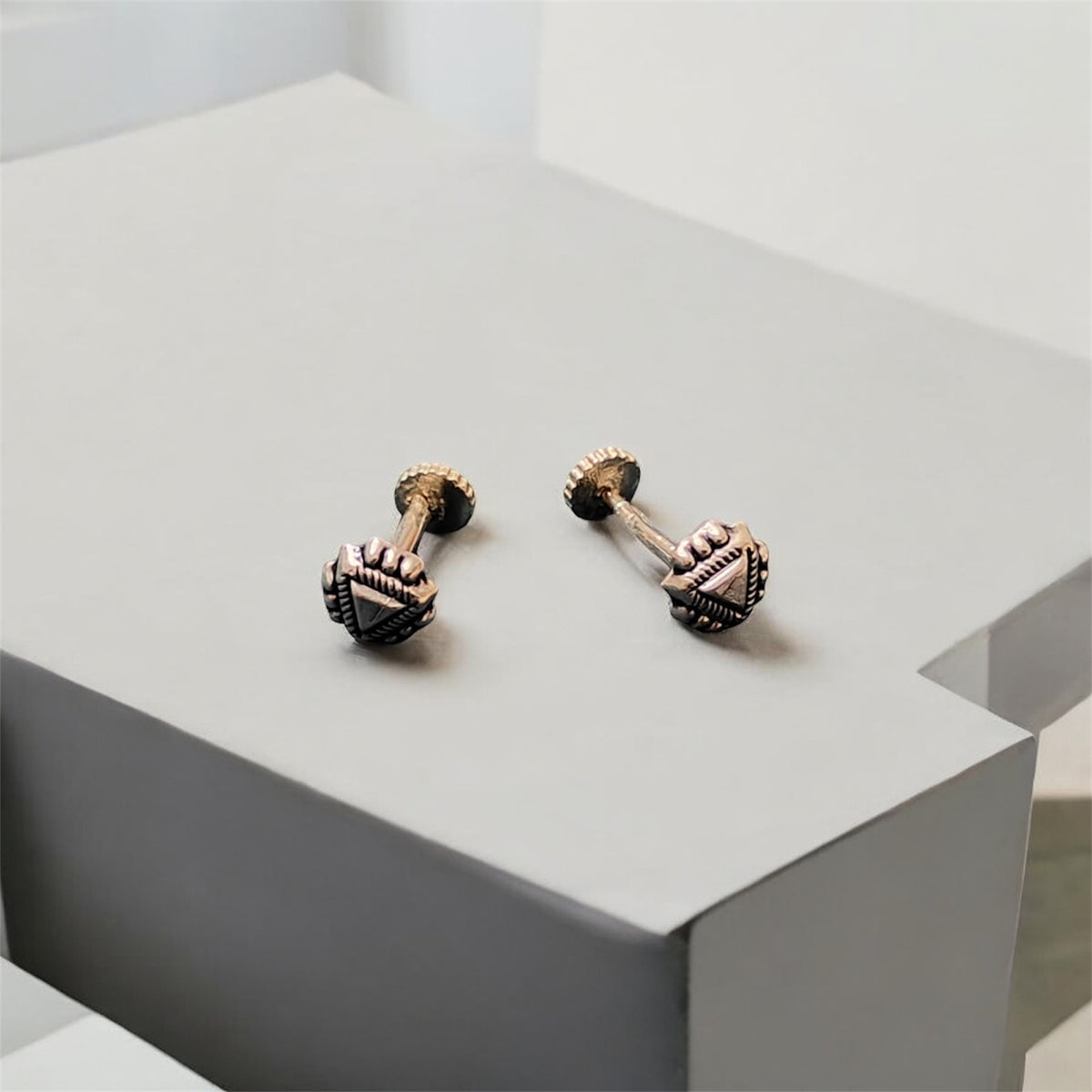 Triangle Stud